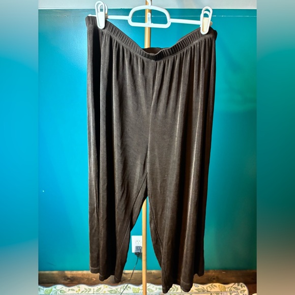 Chico's Travelers Chocolate Brown Sleeveless Tank Top with Capri Pants Set - Picture 3 of 6